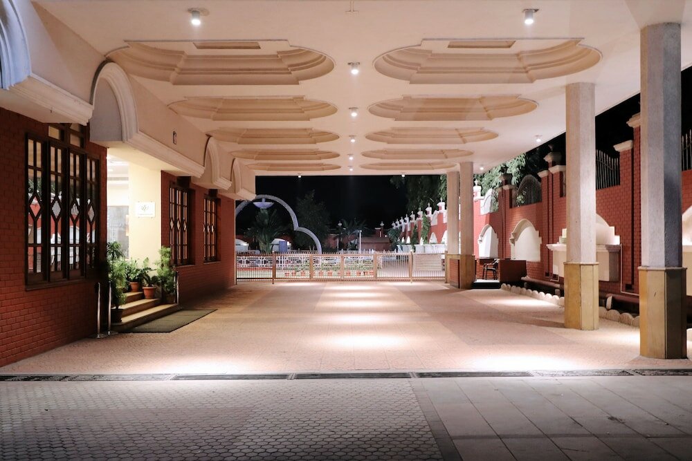 Фото Отель Aurangabad Gymkhana Club