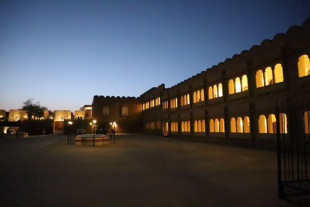 Фото Himmatgarh Palace