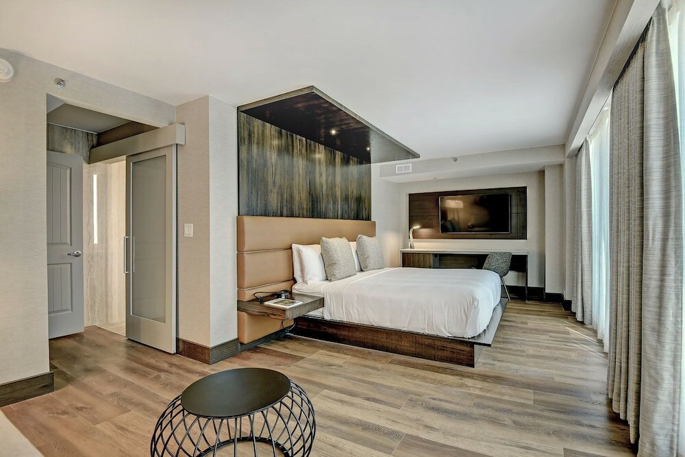 Фото Marriott Tulsa Hotel Southern Hills