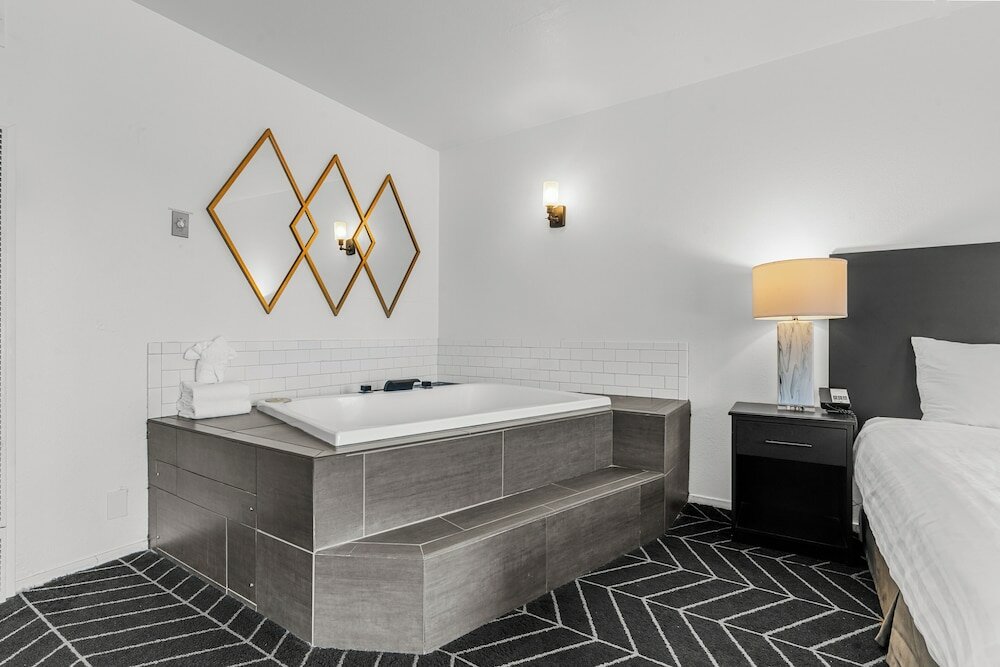 Фото Masterpiece Hotel
