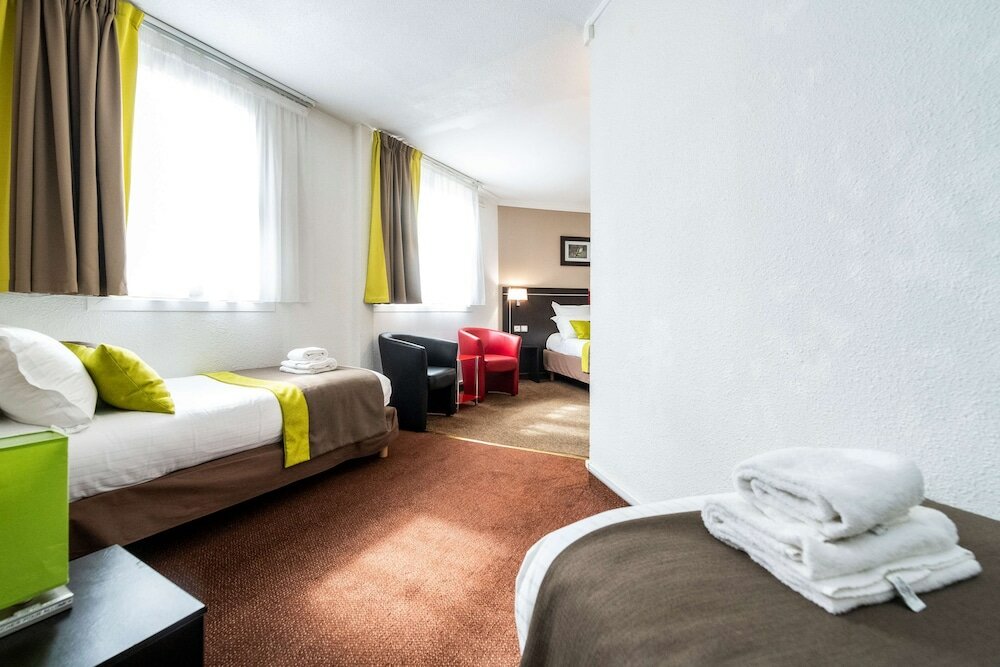 Фото Campanile Reims Centre Cathedrale