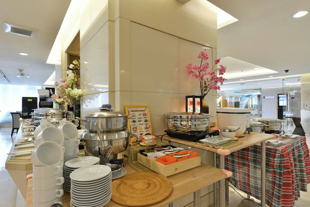 Фото Centre Point Plus Hotel Silom