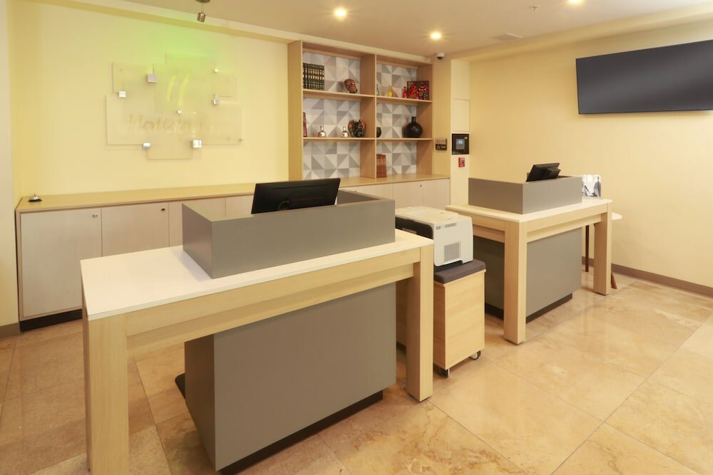 Фото Holiday Inn & Suites Guadalajara Centro Historico