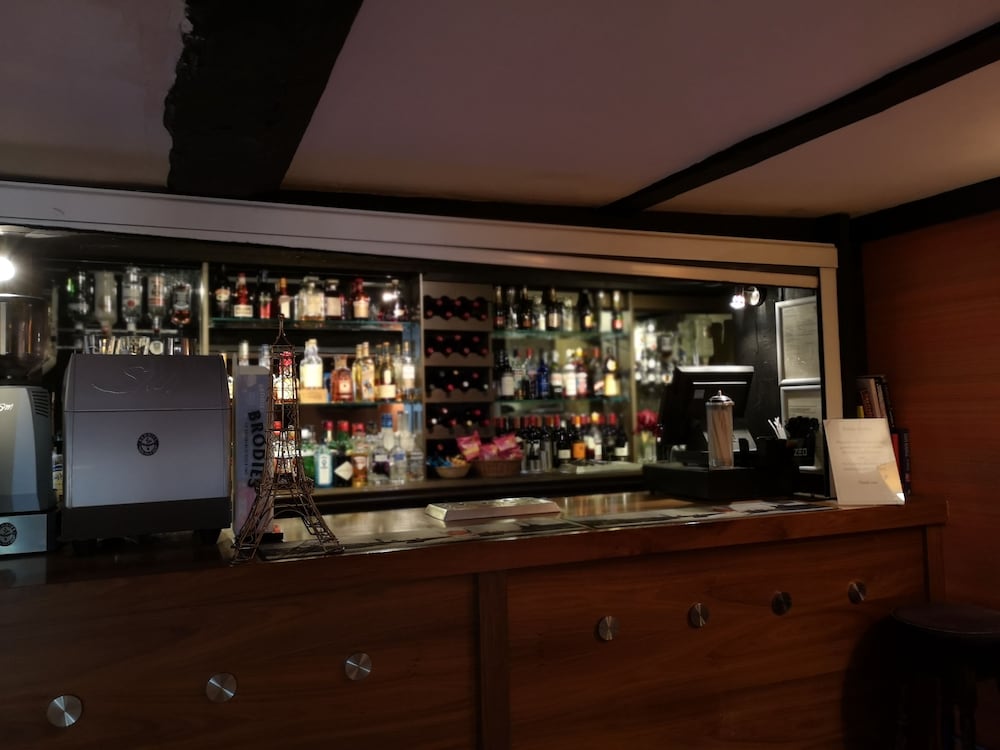 Фото Tudor Lodge Hotel