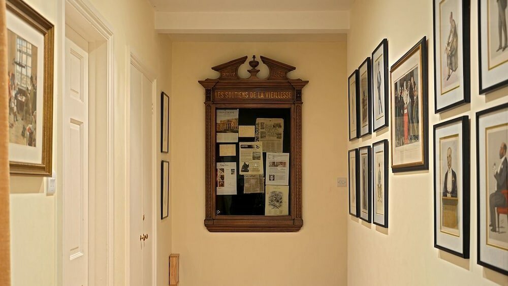 Фото Weir Cottage