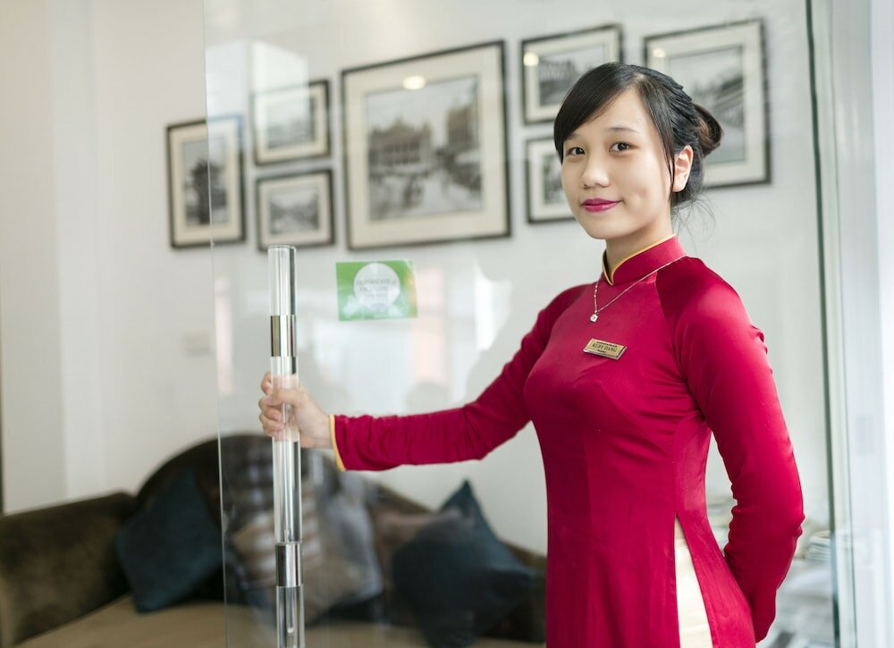 Фото Golden Moon Suite Hotel