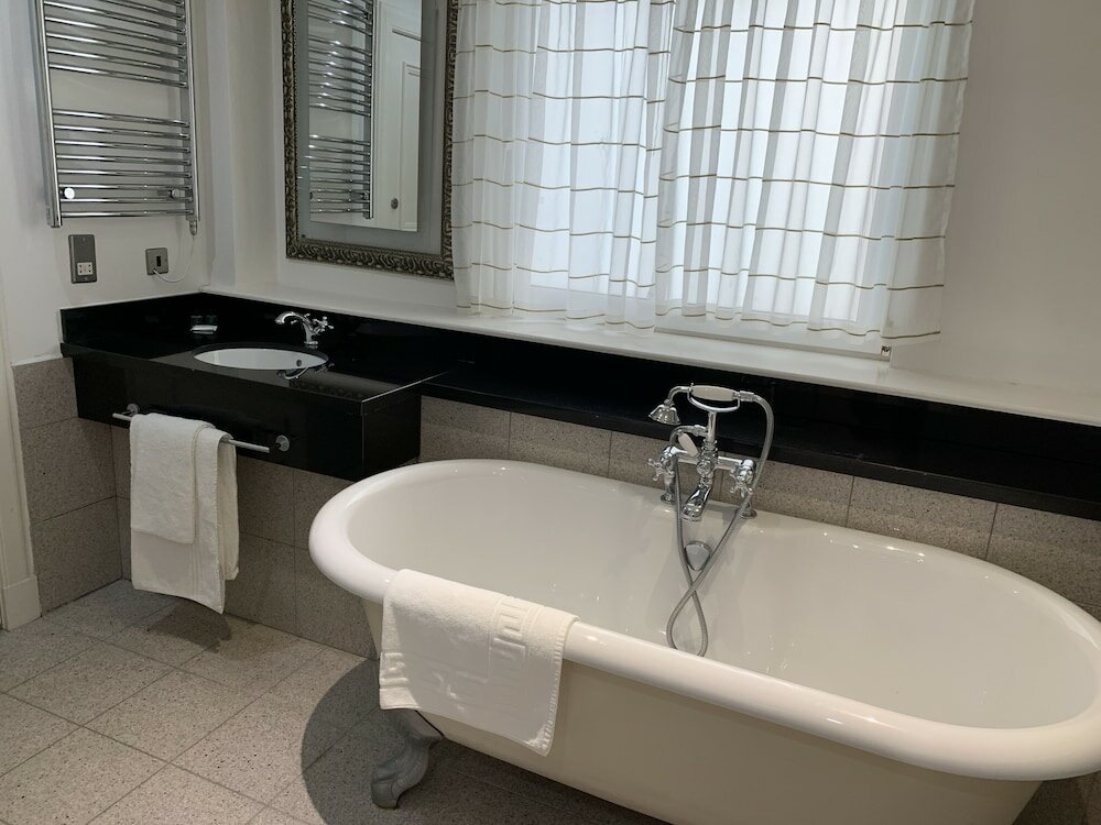 Фото The Bruce Hotel