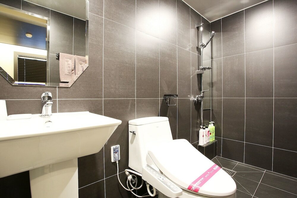 Фото Achasan Station Wall Hotel