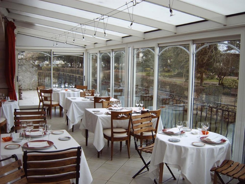 Фото The Originals Boutique, Hôtel Le George, Loches