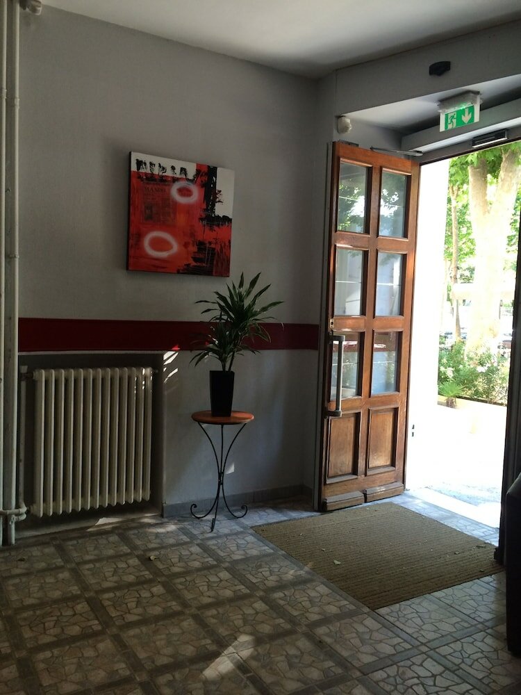 Фото Au Royal Hôtel