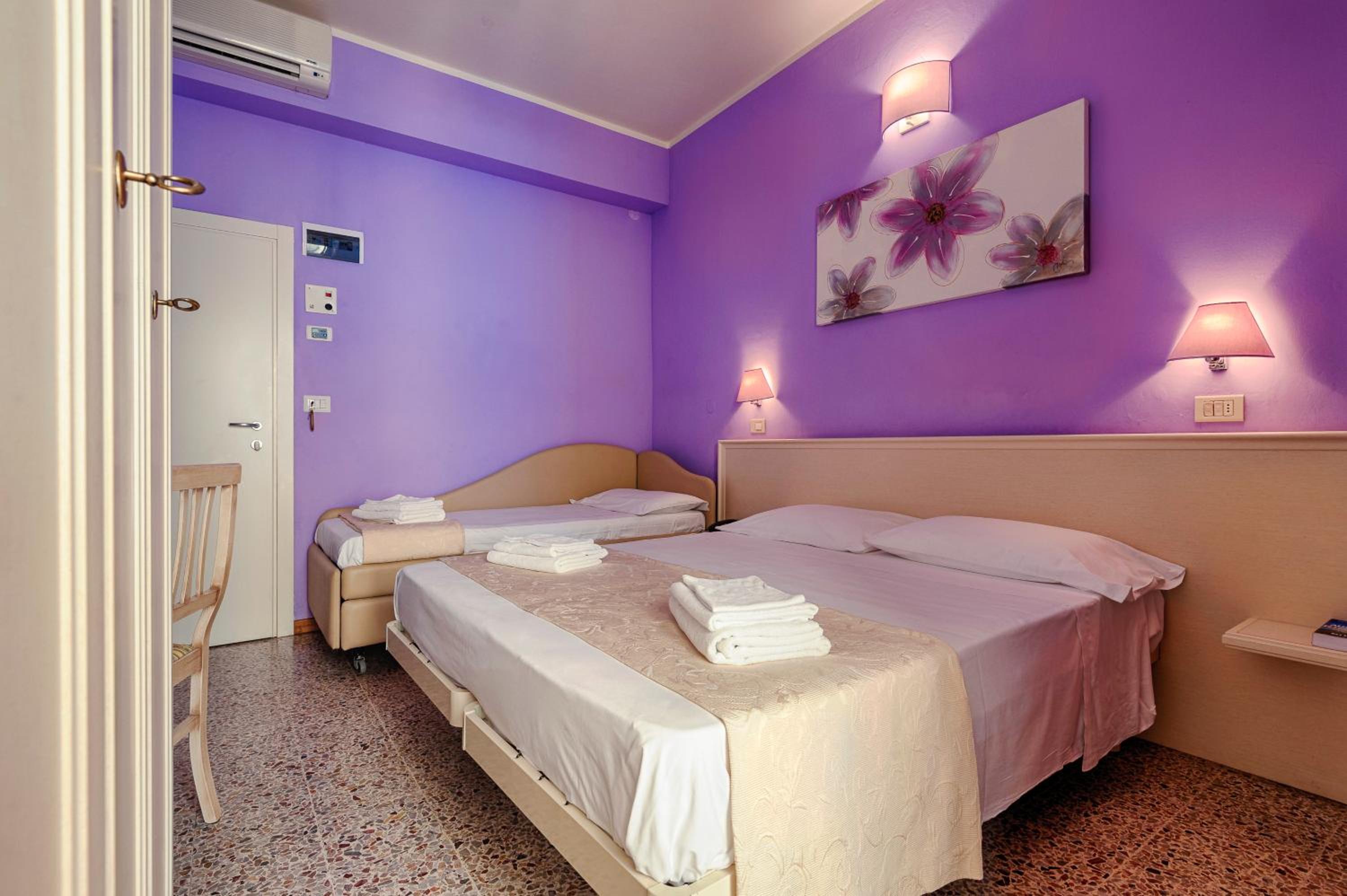 Фото Hotel Plaza