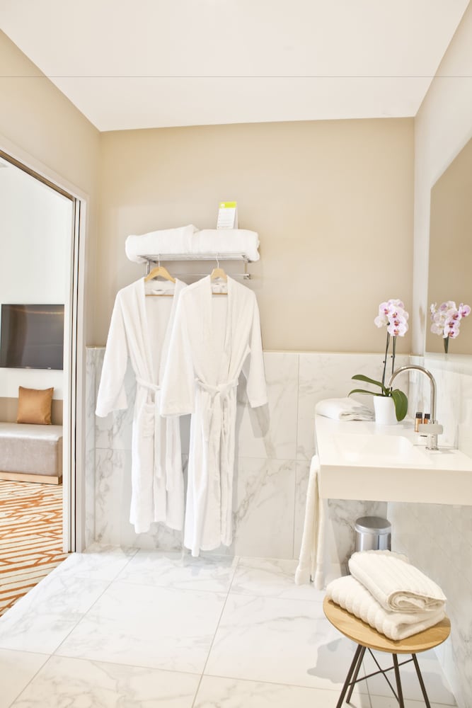 Фото Hotel Angoulême Le Saint Gelais