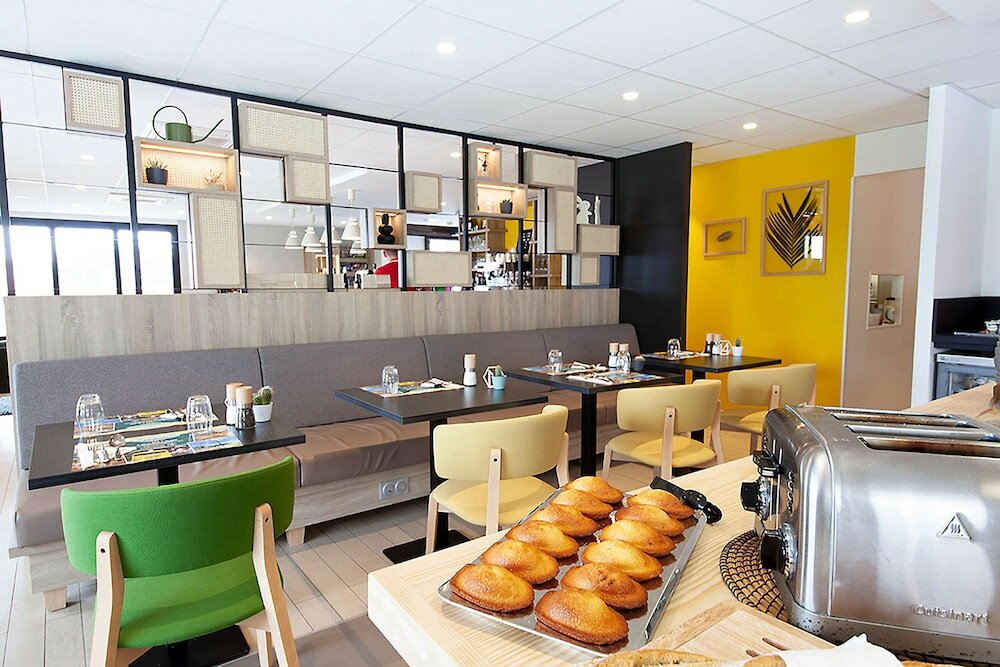 Фото Hotel Campanile Clermont Ferrand Le Brezet