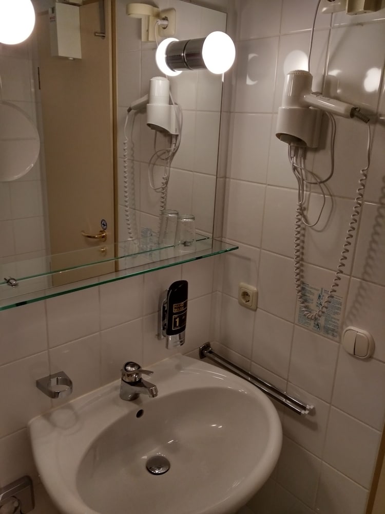 Фото Hotel Blutenburg