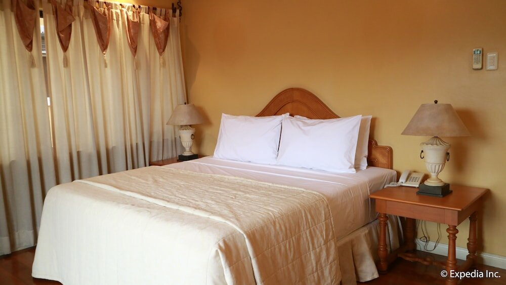 Фото Sophia Suites Residence Hotel