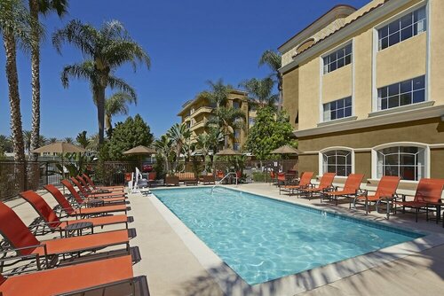 Гостиница Anaheim Portofino Inn and Suites в Анахайме