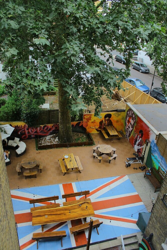 Фото Saint James Backpackers