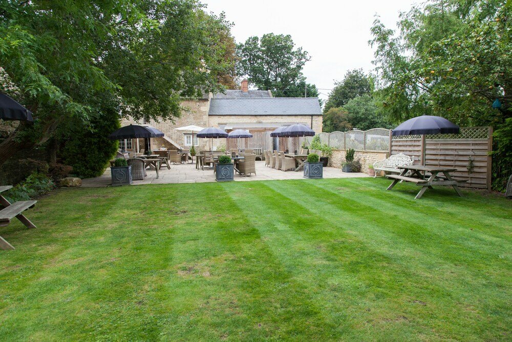 Фото The Wychwood Inn