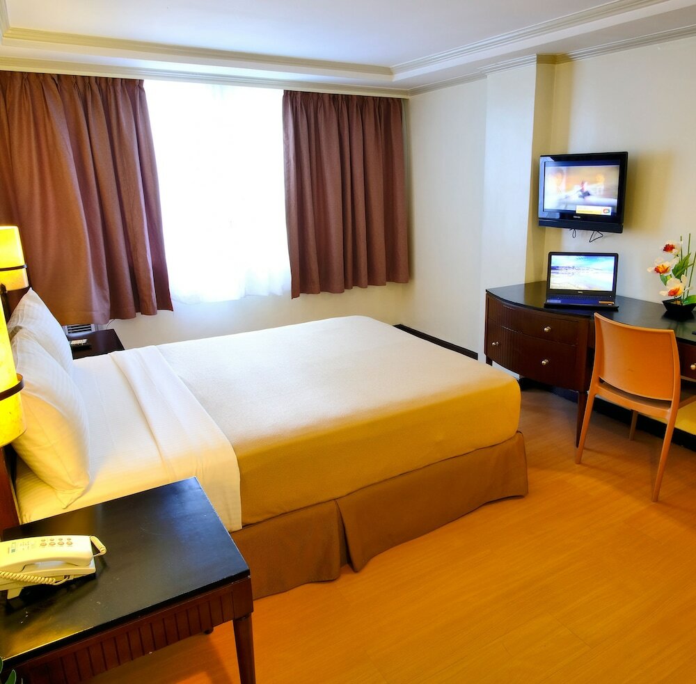 Фото Fersal Hotel Neptune Makati