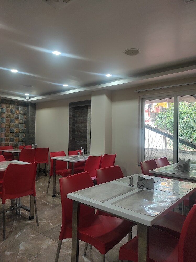 Фото Hotel Shreemoyee Inn