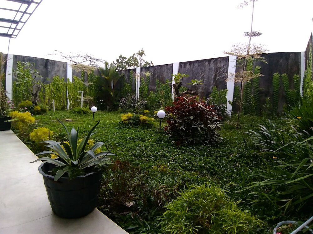 Фото Emerald Hotel