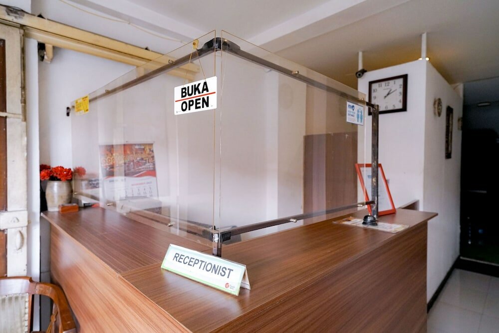 Фото RedDoorz Near Braga Street