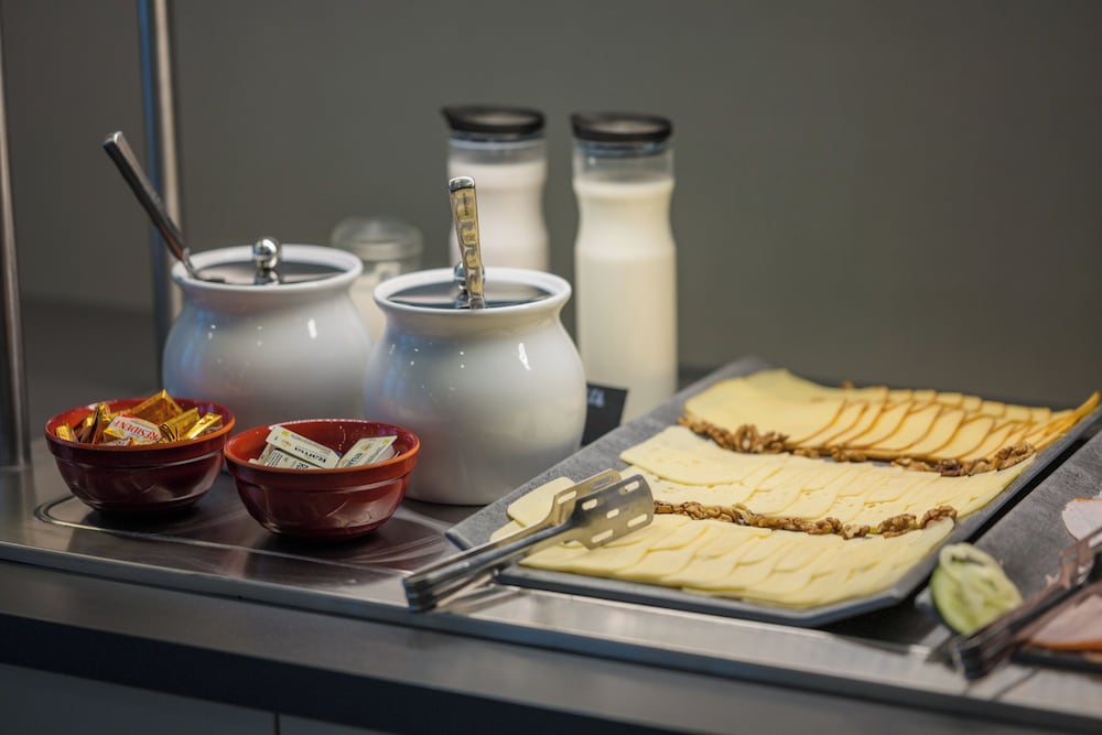 Фото Baross City Hotel