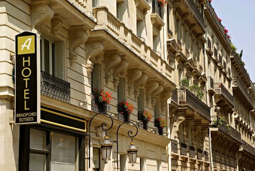 Внешний вид отеля Hotel Bradford Elysees в Париже, фото 1