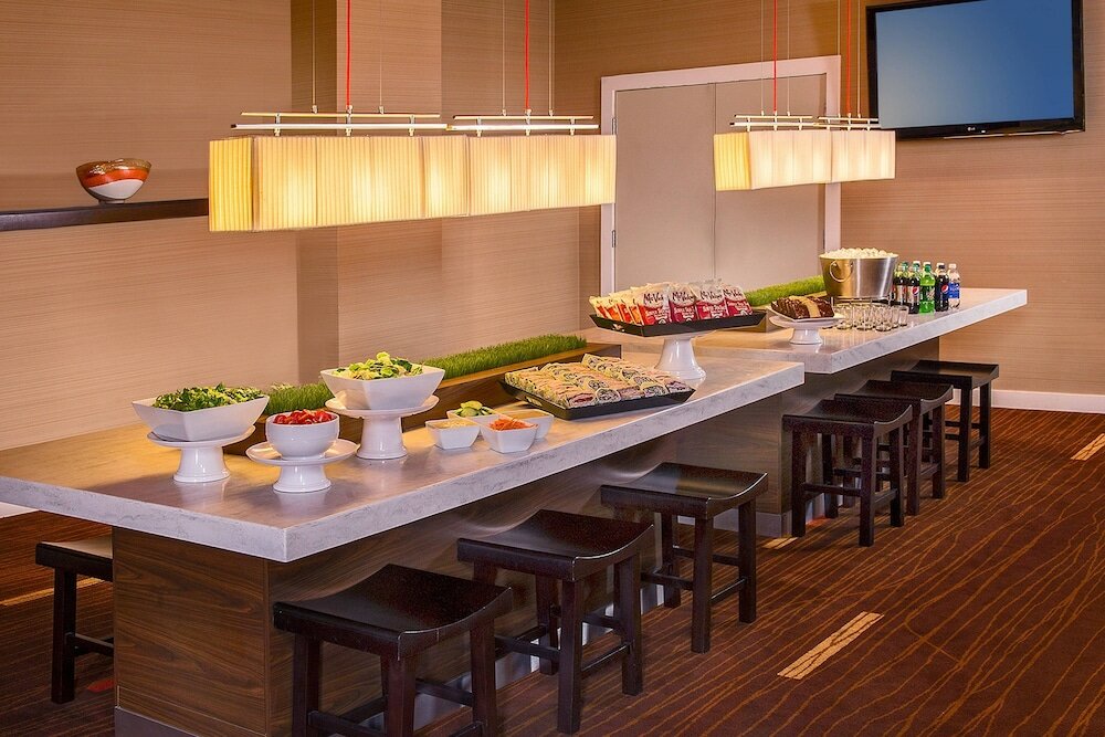Фото Courtyard by Marriott Arlington Crystal City/Reagan National