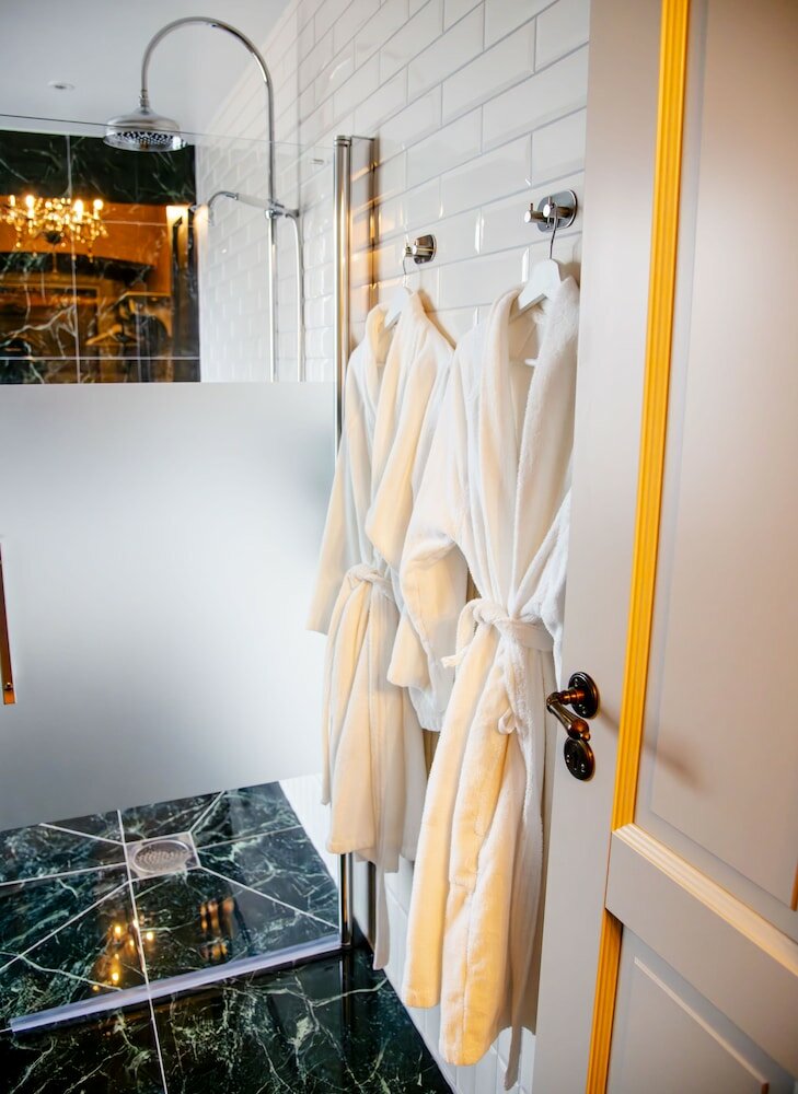 Фото Park Hotel Linköpings Fawlty Towers