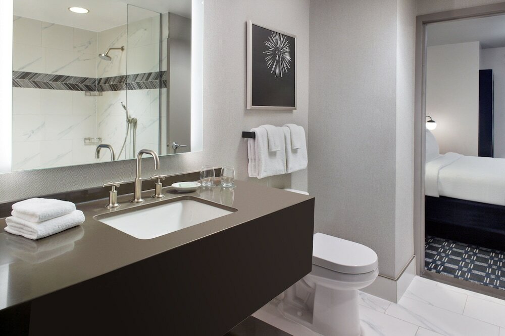 Фото Courtyard by Marriott Arlington Crystal City/Reagan National