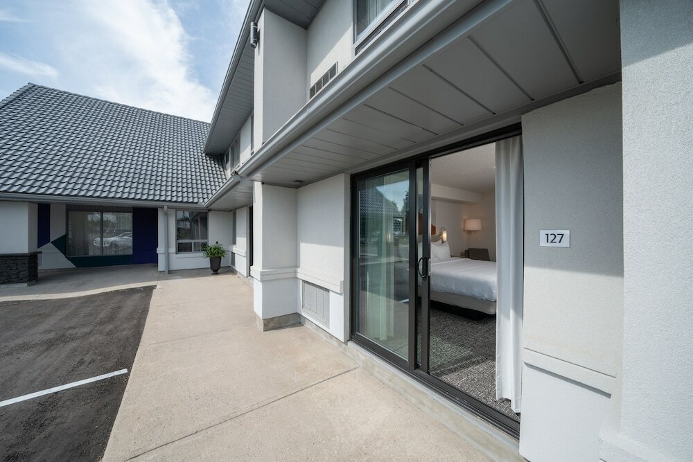 Фото Comfort Inn Toronto Northeast