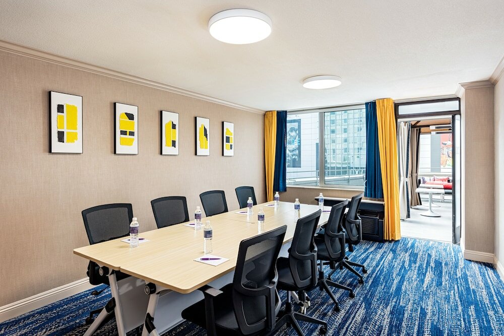 Фото E-Central Downtown Los Angeles Hotel