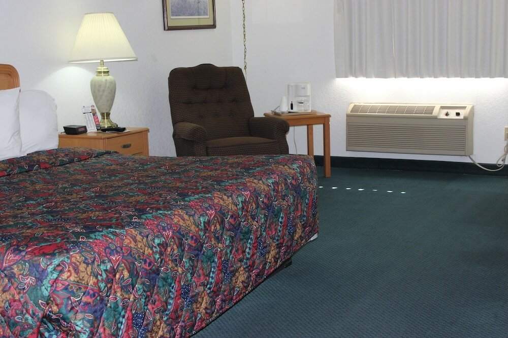 Фото Americas Best Value Inn Grand Forks