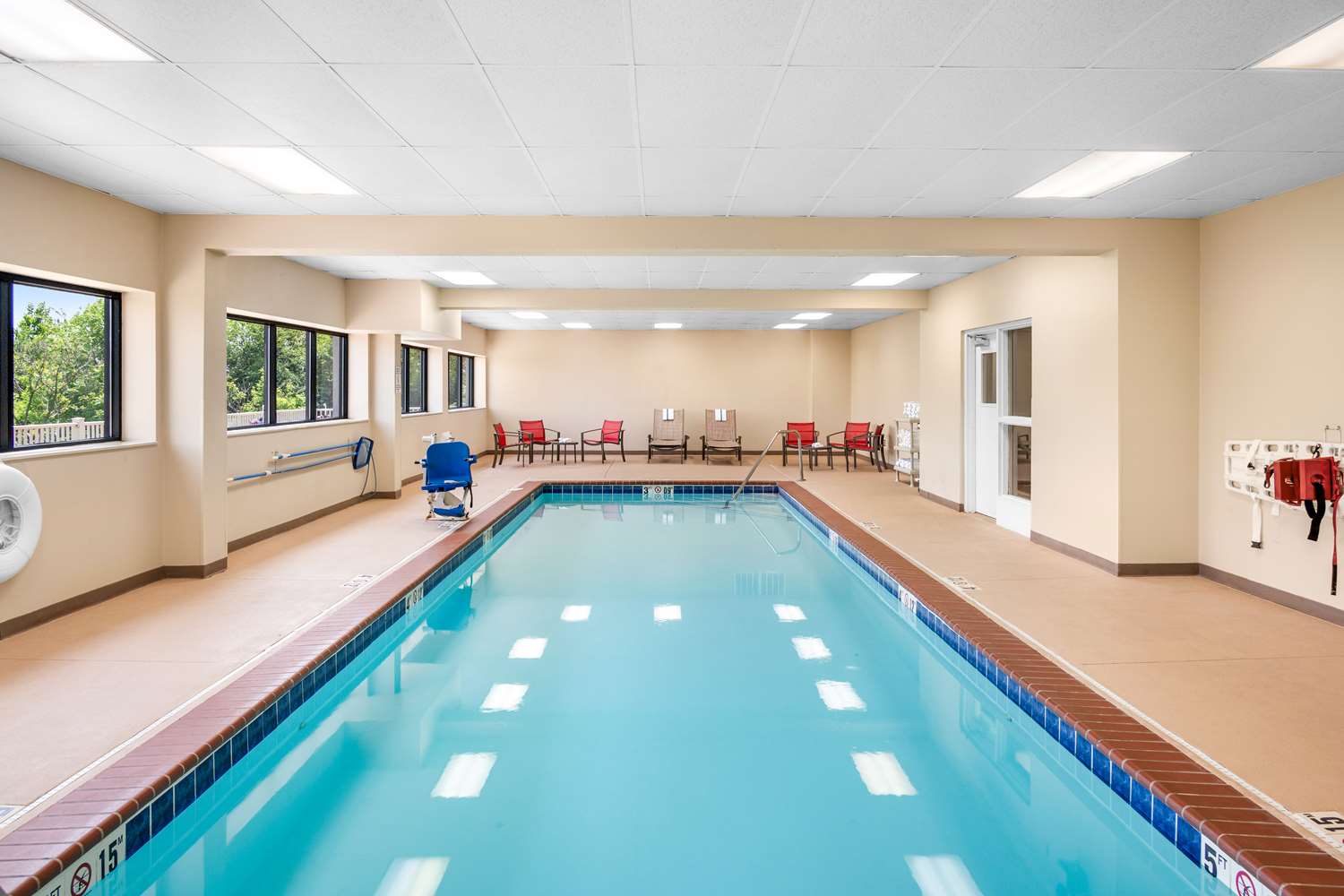 Фото Hampton Inn Grand Rapids-North