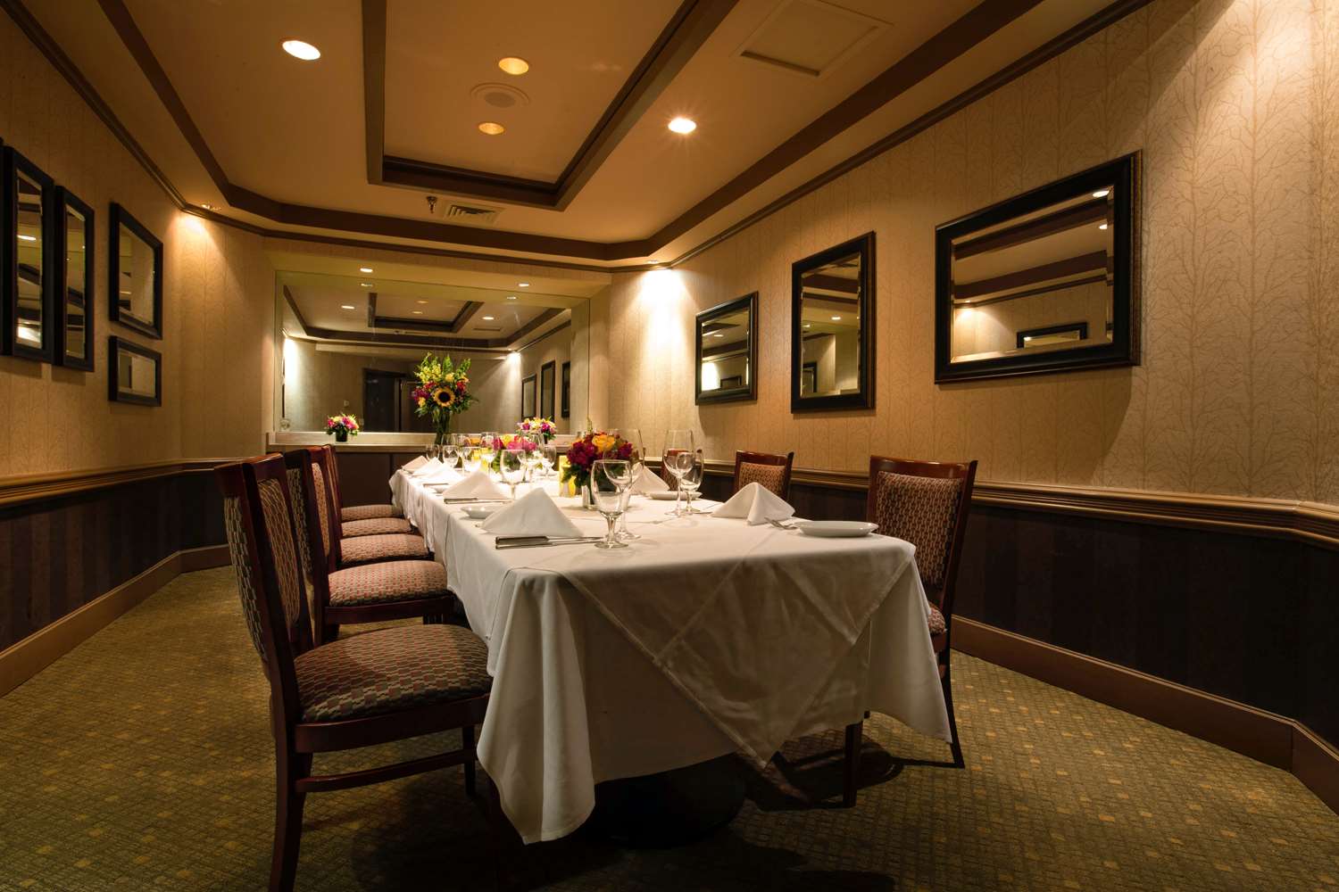 Фото Embassy Suites Hotel Birmingham