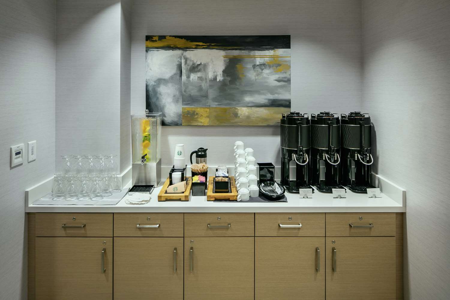 Фото Hilton Garden Inn Seattle Bellevue Downtown, Wa