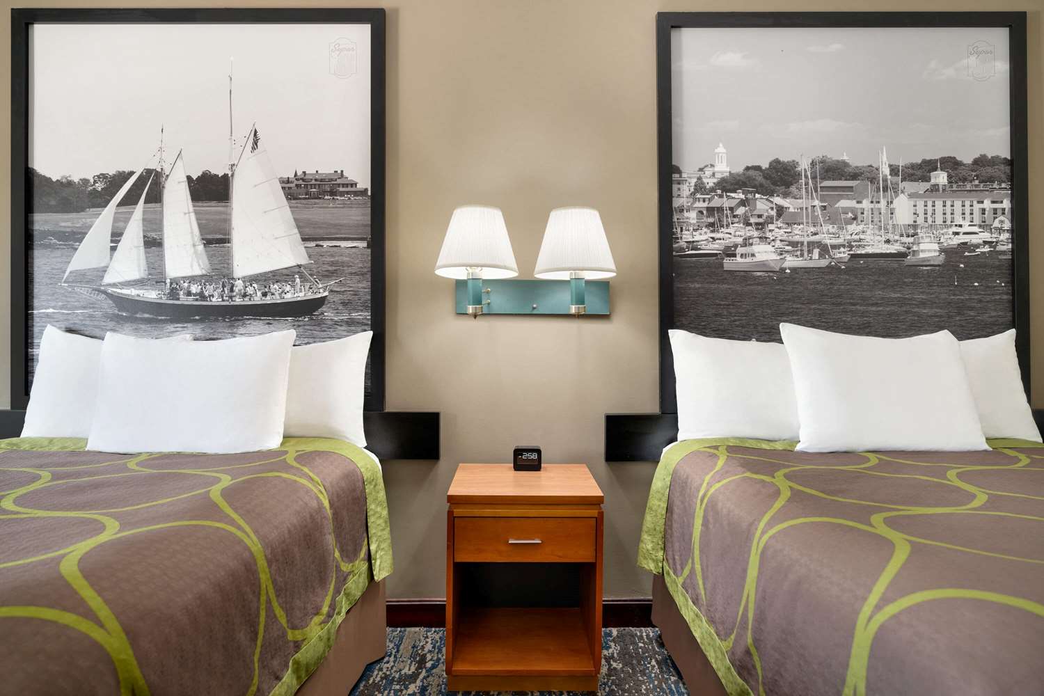 Фото Super 8 by Wyndham West Greenwich/Providence