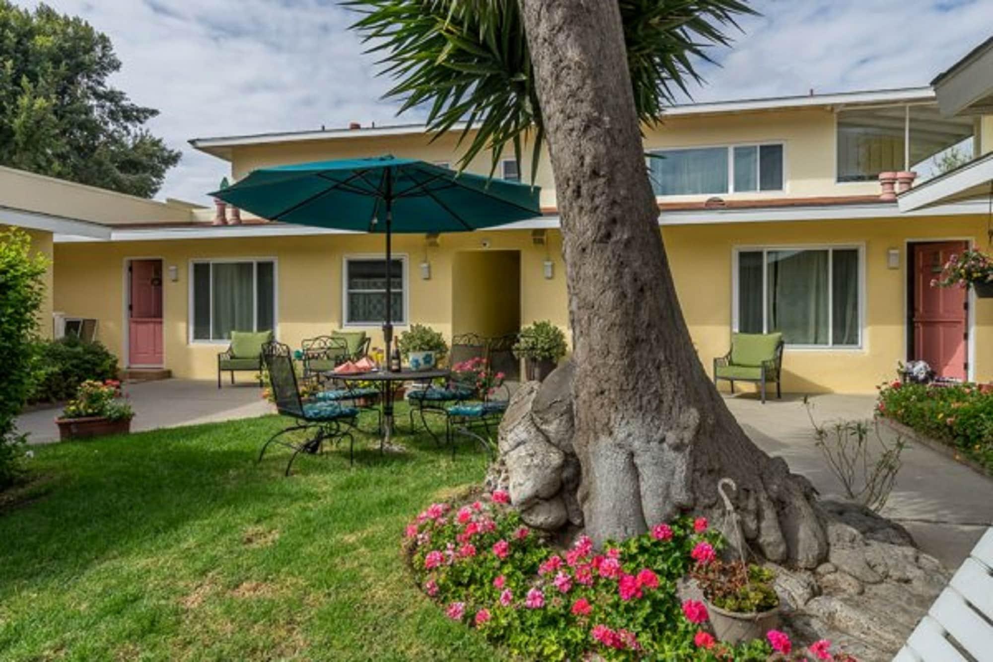 Фото Beach House Inn