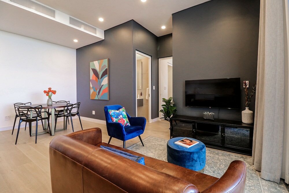 Фото Reserved Suites Illovo