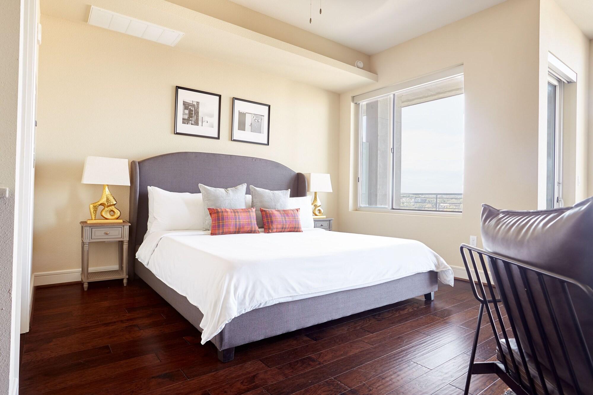 Фото Sonder at The Catherine