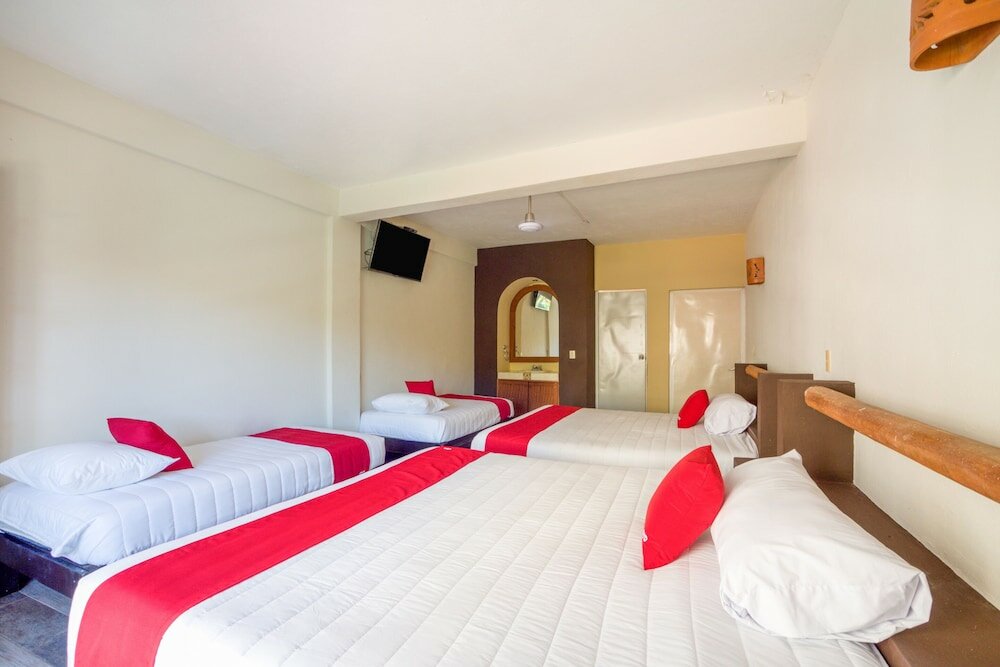 Фото Oyo Hotel Posada Lys, Zihuatanejo