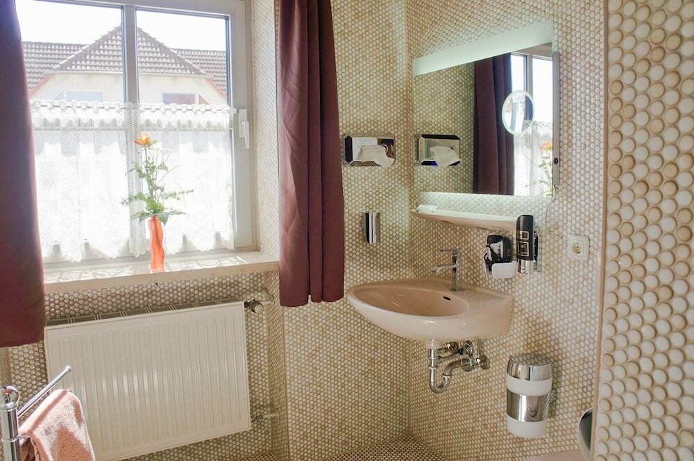 Фото Hotel-Restaurant Kastanienhof Lauingen