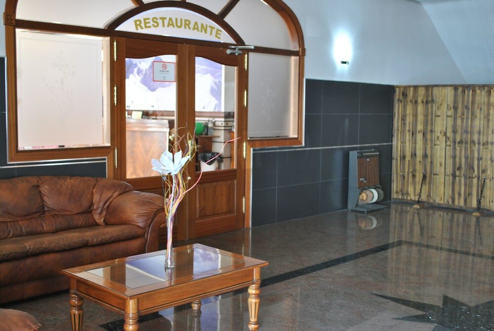 Фото Hotel Restaurante Dama de Baza