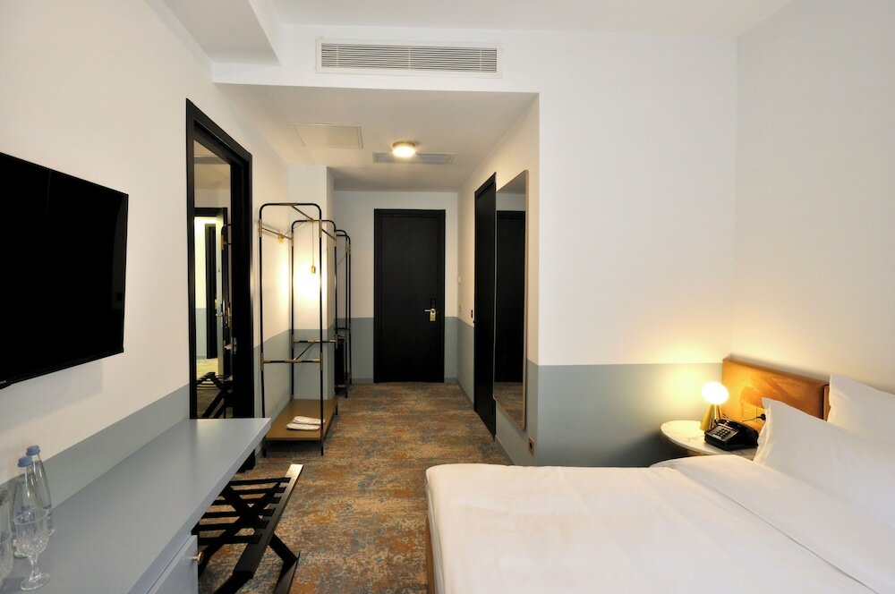 Фото Castor & Pollux