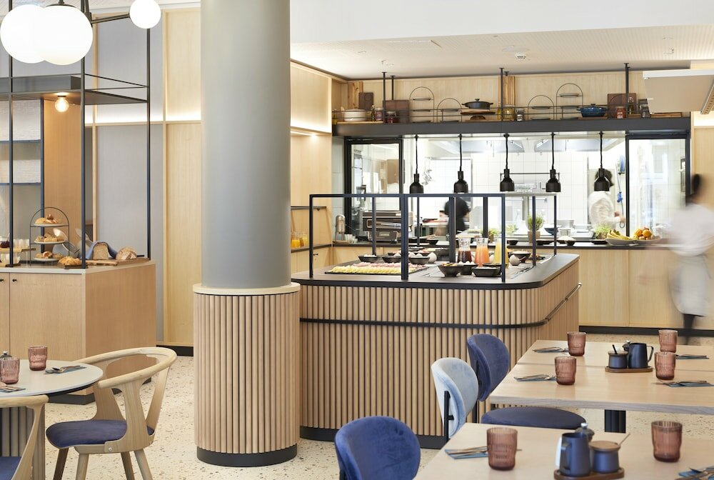 Фото Novotel Hamburg Central Station