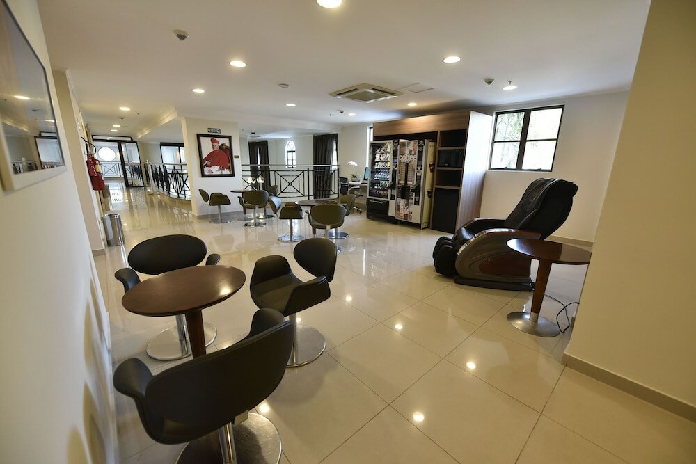 Фото Hotel Rainha dos Apóstolos