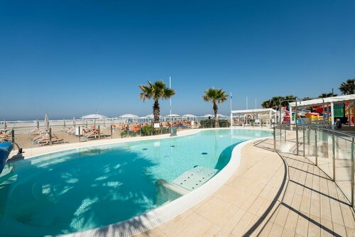Внешний вид отеля Hotel Sporting в Риччоне, фото 3