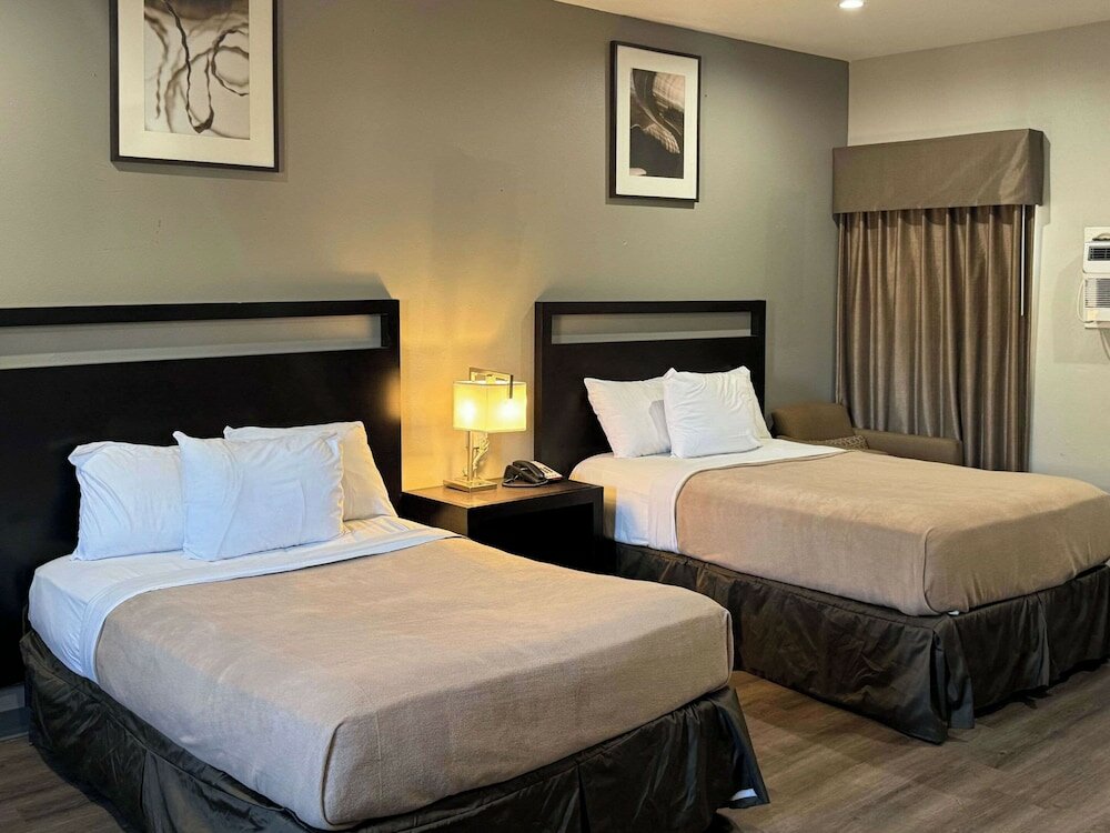 Фото El Cajon Inn & Suites