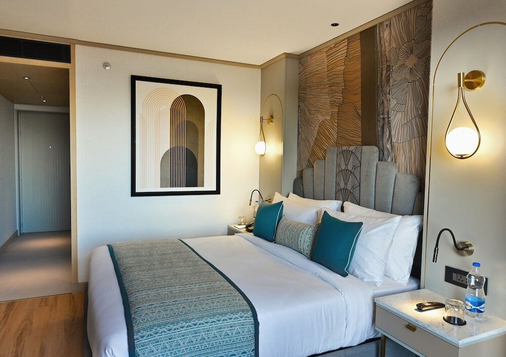 Фото Parallel Hotel